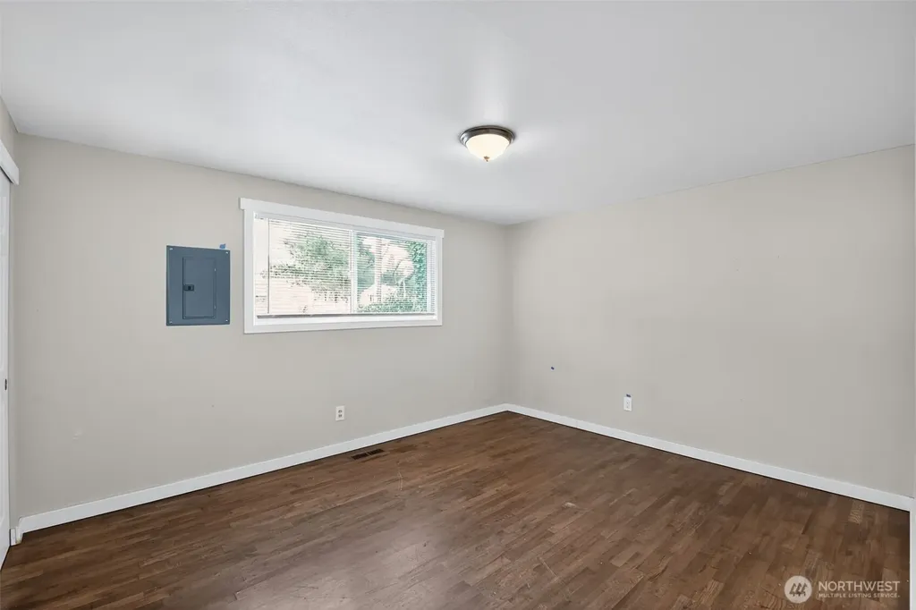 30548 5th Avenue SW Federal Way WA 98023