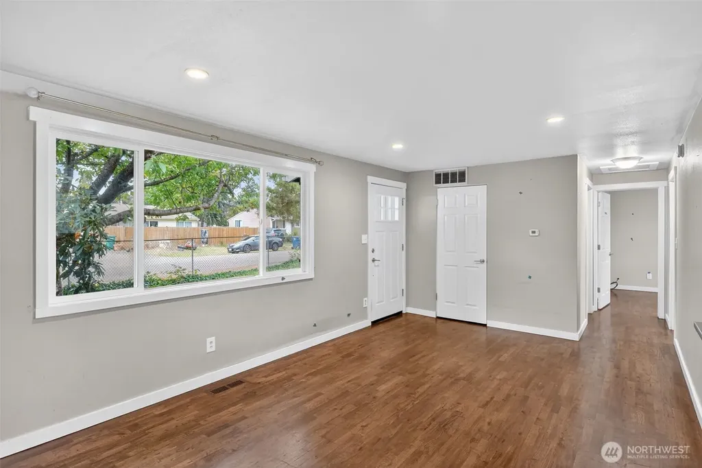 30548 5th Avenue SW Federal Way WA 98023