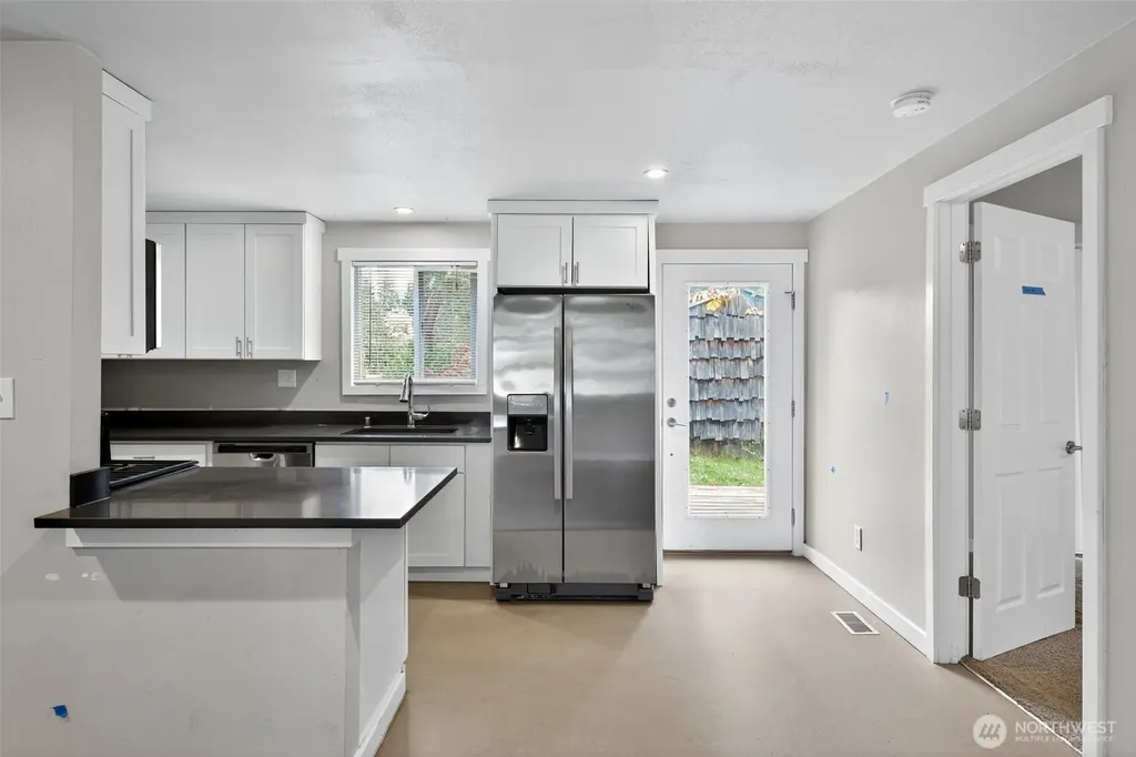 30548 5th Avenue SW Federal Way WA 98023