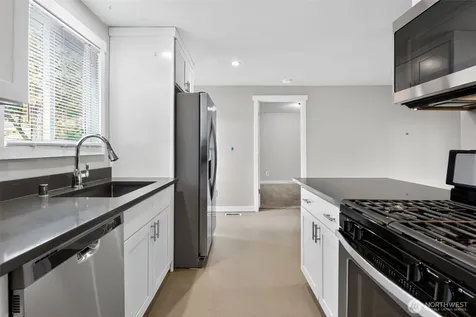 30548 5th Avenue SW Federal Way WA 98023