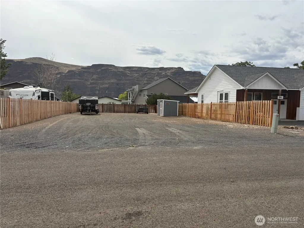 826 SW Chukar Place Quincy WA 98848
