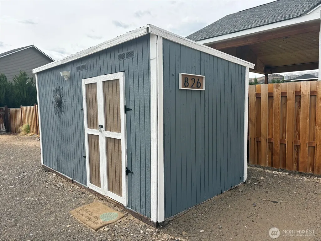 826 SW Chukar Place Quincy WA 98848