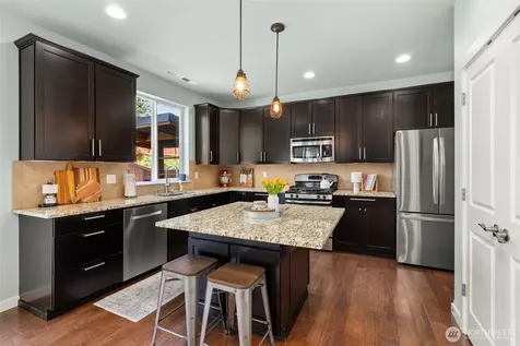 3307 Highlands Boulevard Puyallup WA 98372