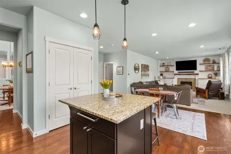 3307 Highlands Boulevard Puyallup WA 98372