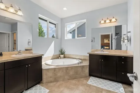 3307 Highlands Boulevard Puyallup WA 98372