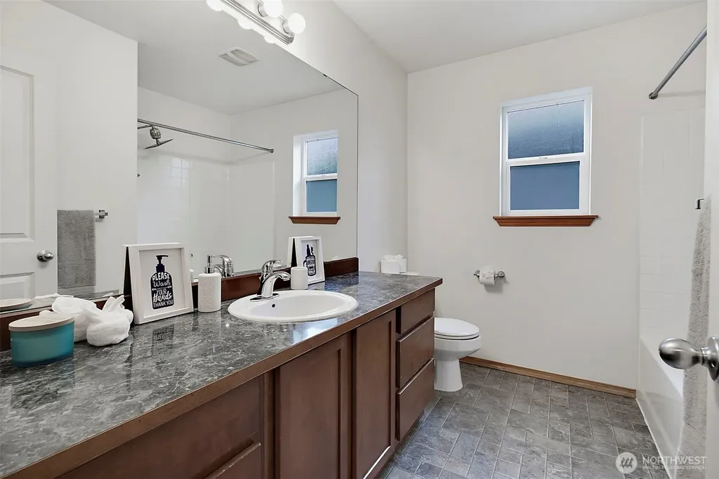 31004 133rd Avenue SE Auburn WA 98092