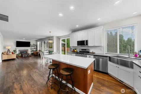 8206 70th Avenue Ct E Puyallup WA 98371