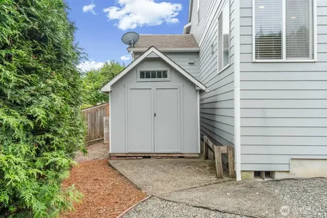 8206 70th Avenue Ct E Puyallup WA 98371