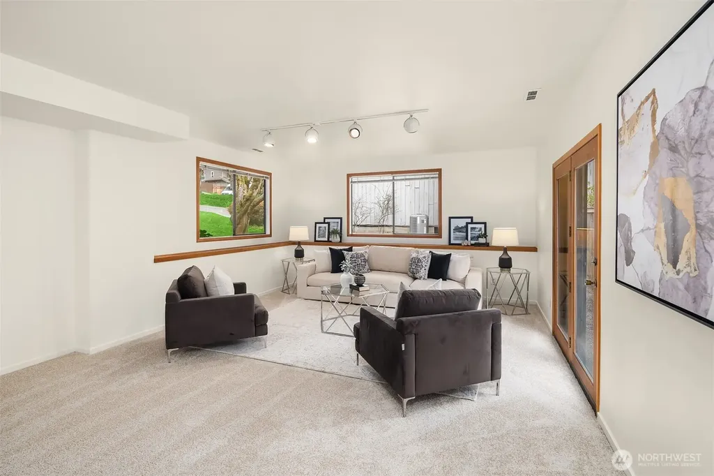 10622 184th Avenue NE Redmond WA 98052