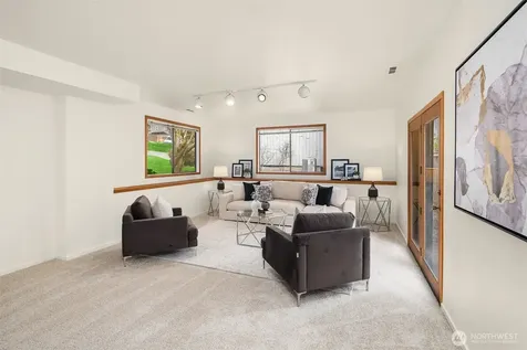 10622 184th Avenue NE Redmond WA 98052