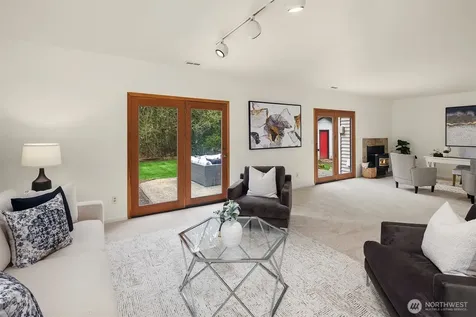 10622 184th Avenue NE Redmond WA 98052