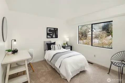 10622 184th Avenue NE Redmond WA 98052