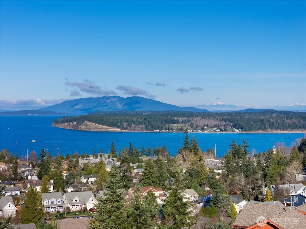 2020 Kansas Avenue Anacortes WA 98221