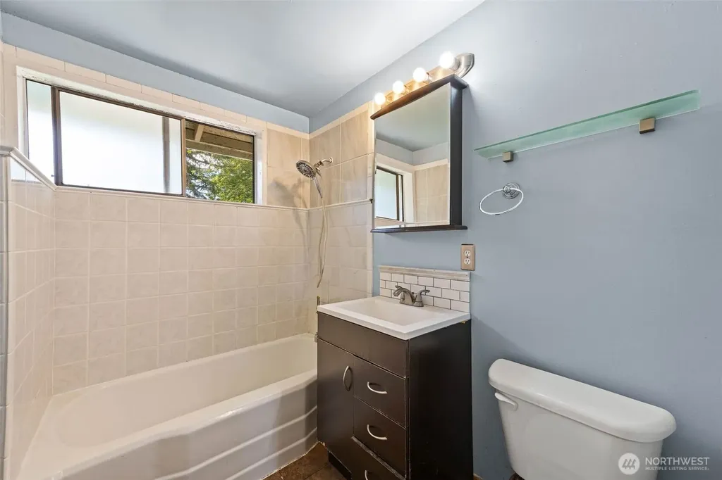 11419 Crestwood Drive S Seattle WA 98178