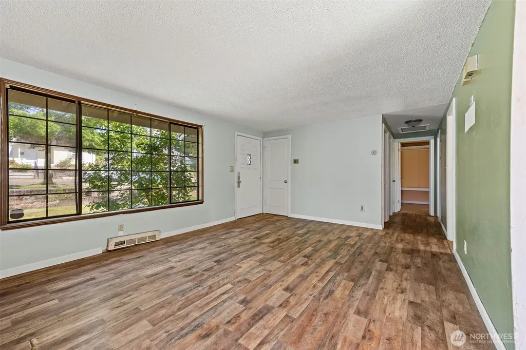 11419 Crestwood Drive S Seattle WA 98178