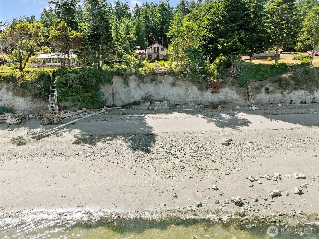 372 Schwartz Road Nordland WA 98358