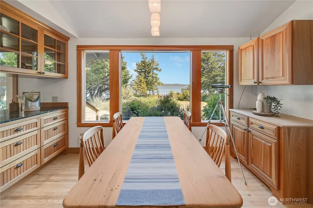 372 Schwartz Road Nordland WA 98358