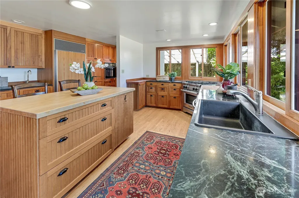 372 Schwartz Road Nordland WA 98358