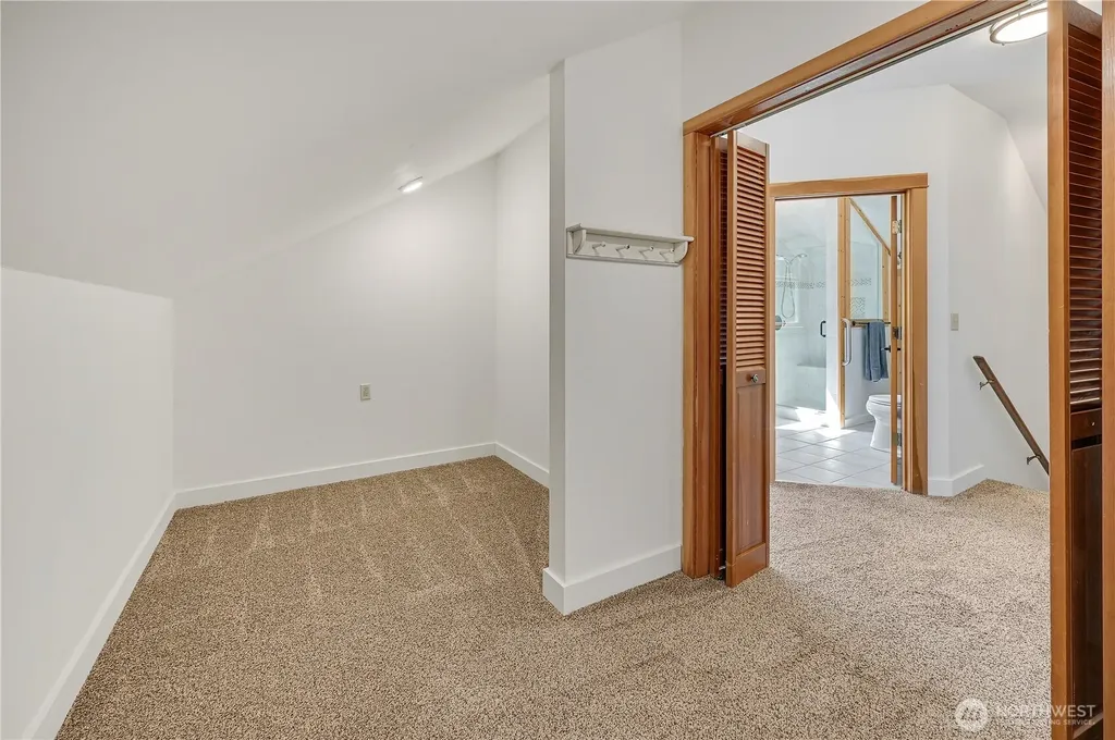 372 Schwartz Road Nordland WA 98358