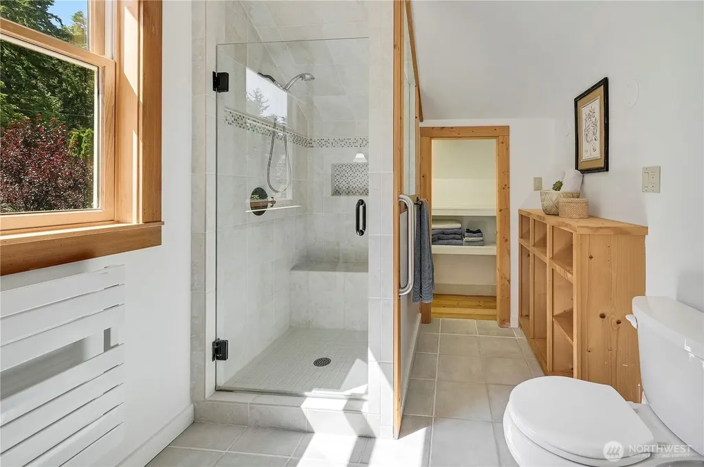 372 Schwartz Road Nordland WA 98358