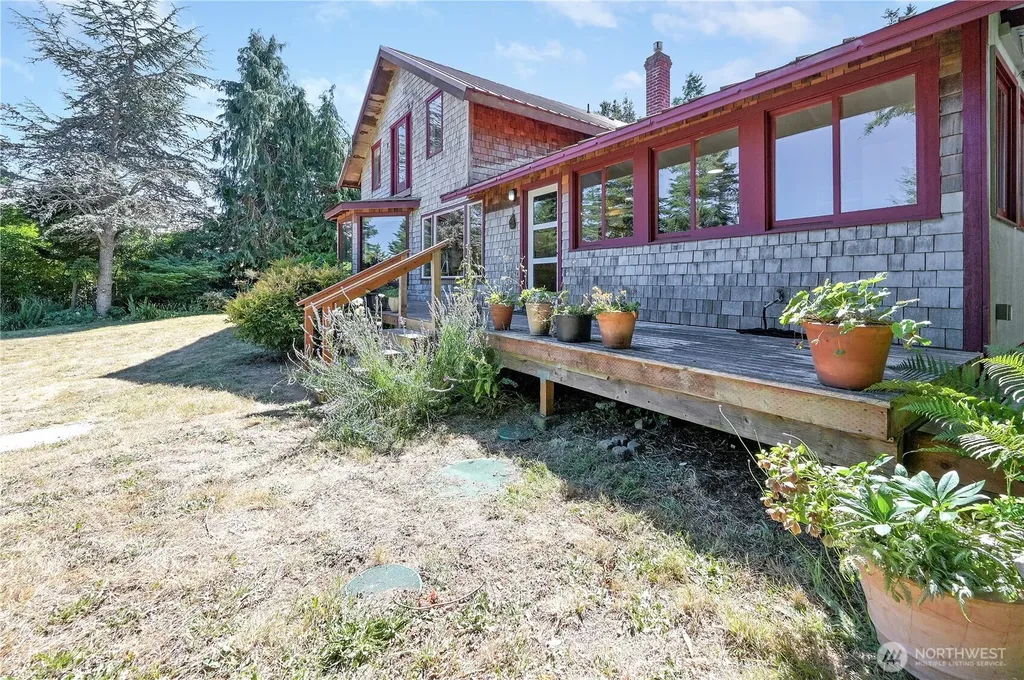 372 Schwartz Road Nordland WA 98358
