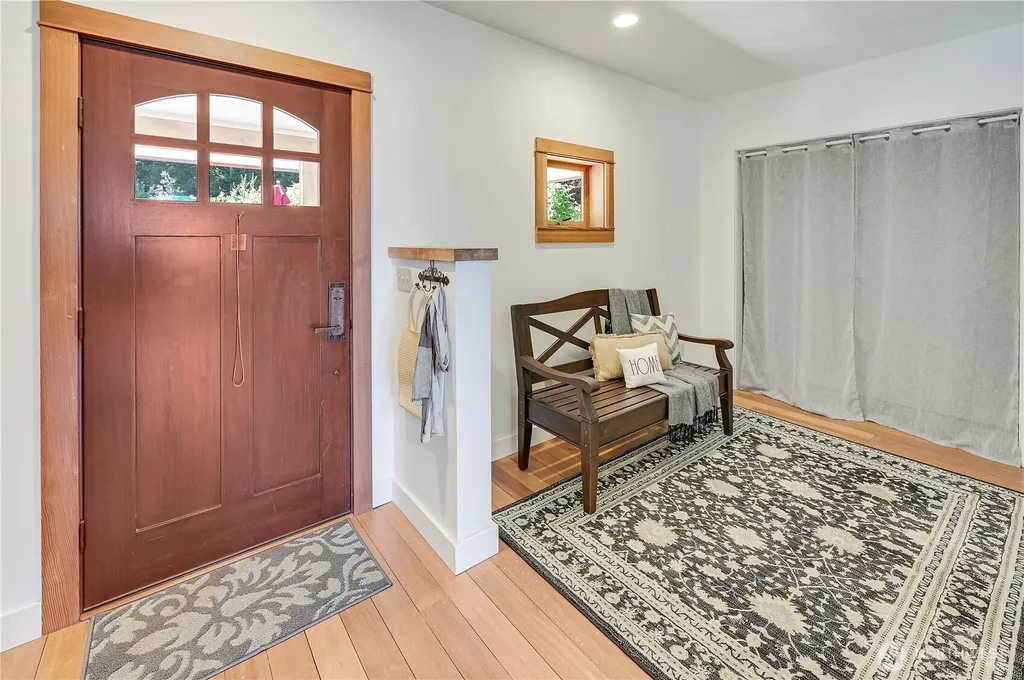 372 Schwartz Road Nordland WA 98358