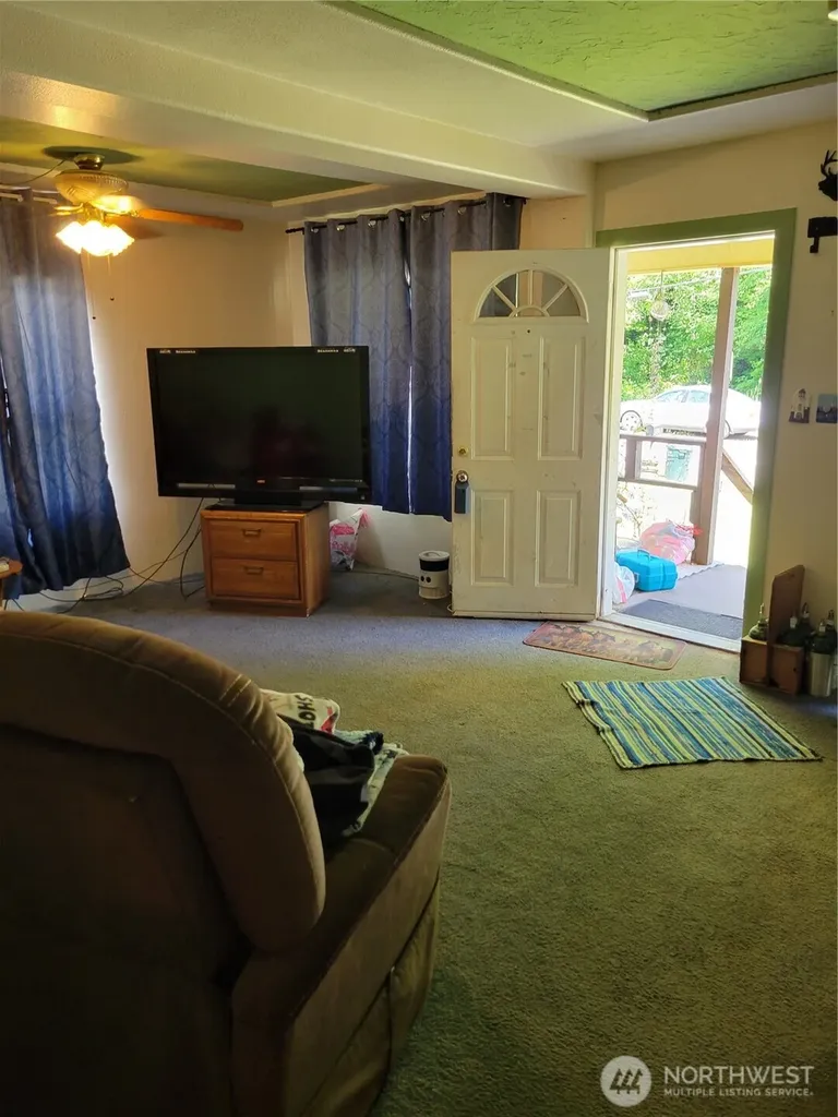 1534 Larch Street Raymond WA 98577
