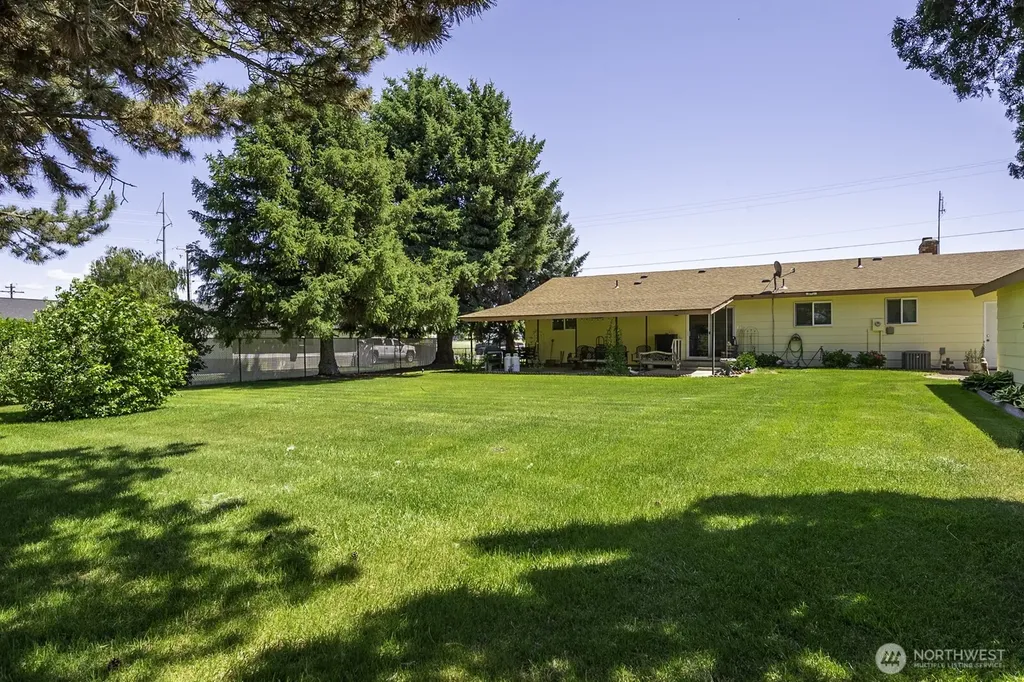 4934 Road L.9 NE Moses Lake WA 98837