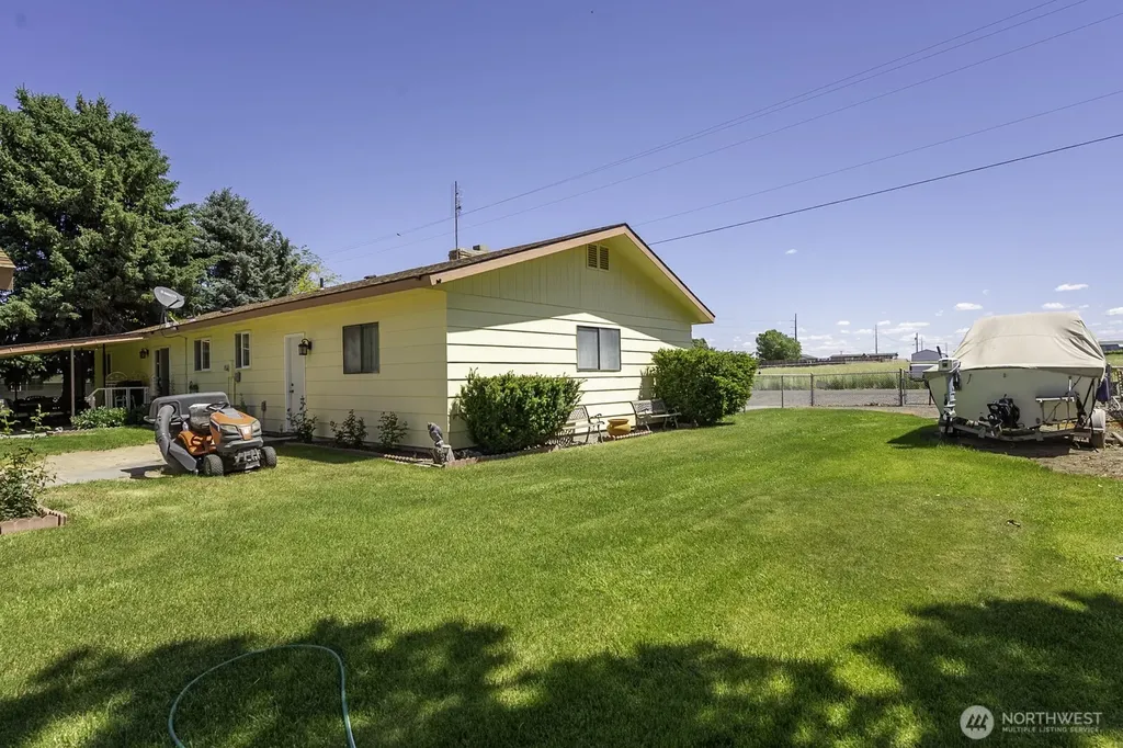 4934 Road L.9 NE Moses Lake WA 98837