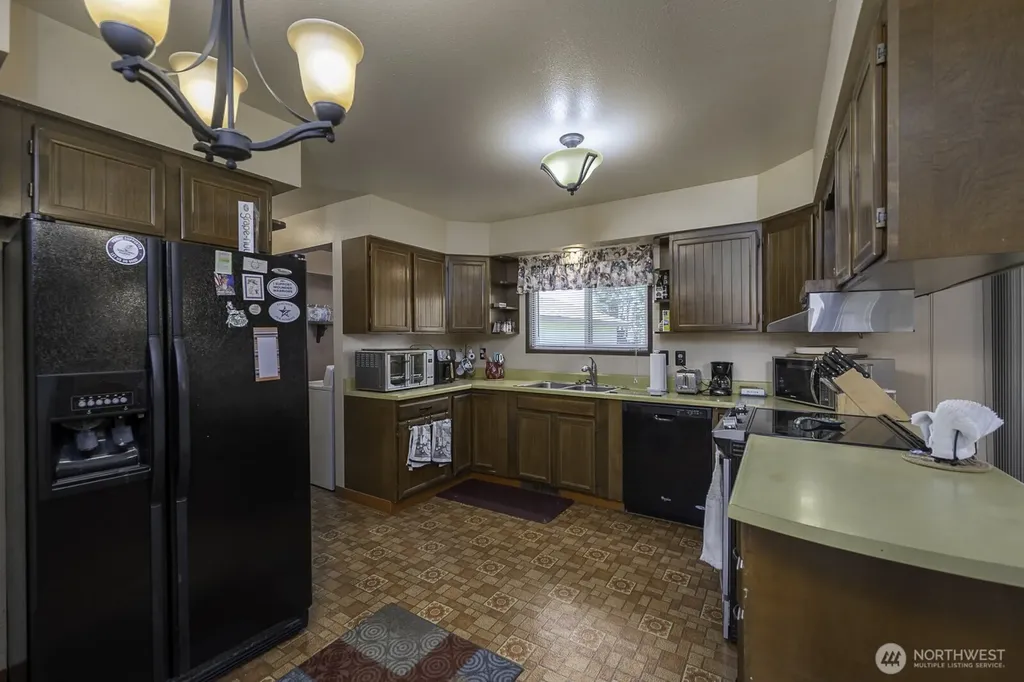 4934 Road L.9 NE Moses Lake WA 98837