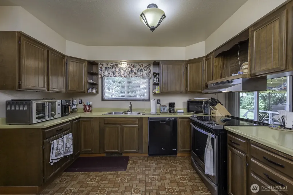 4934 Road L.9 NE Moses Lake WA 98837