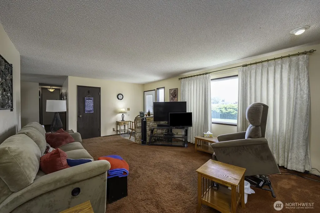 4934 Road L.9 NE Moses Lake WA 98837