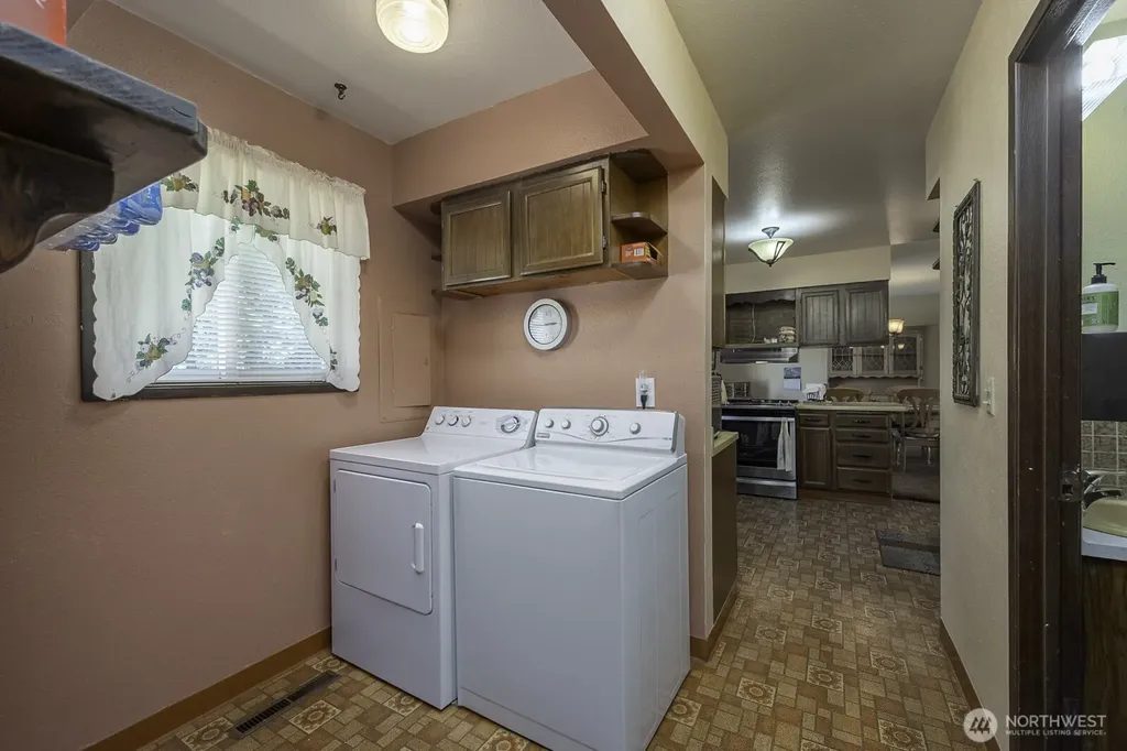 4934 Road L.9 NE Moses Lake WA 98837