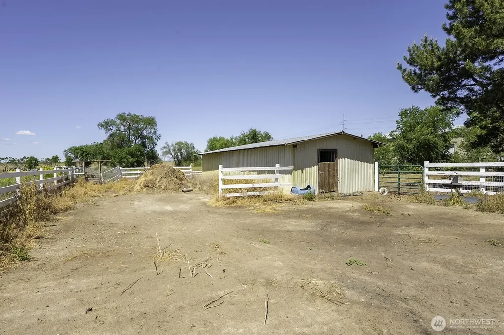 4934 Road L.9 NE Moses Lake WA 98837