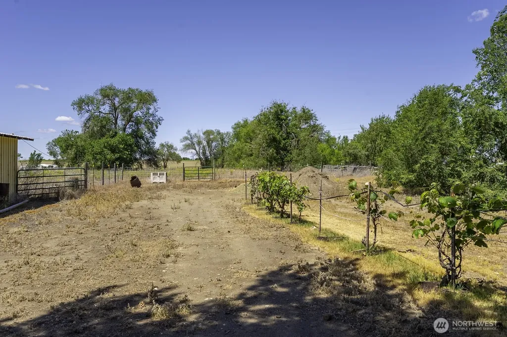 4934 Road L.9 NE Moses Lake WA 98837
