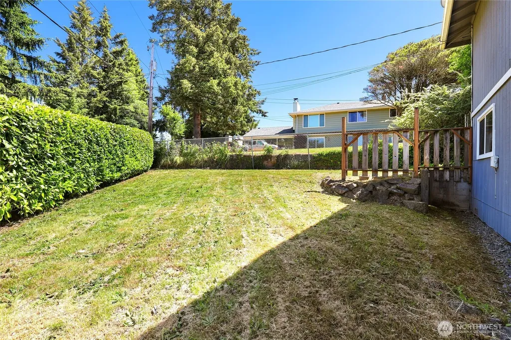 2533 Fir Avenue Bremerton WA 98310
