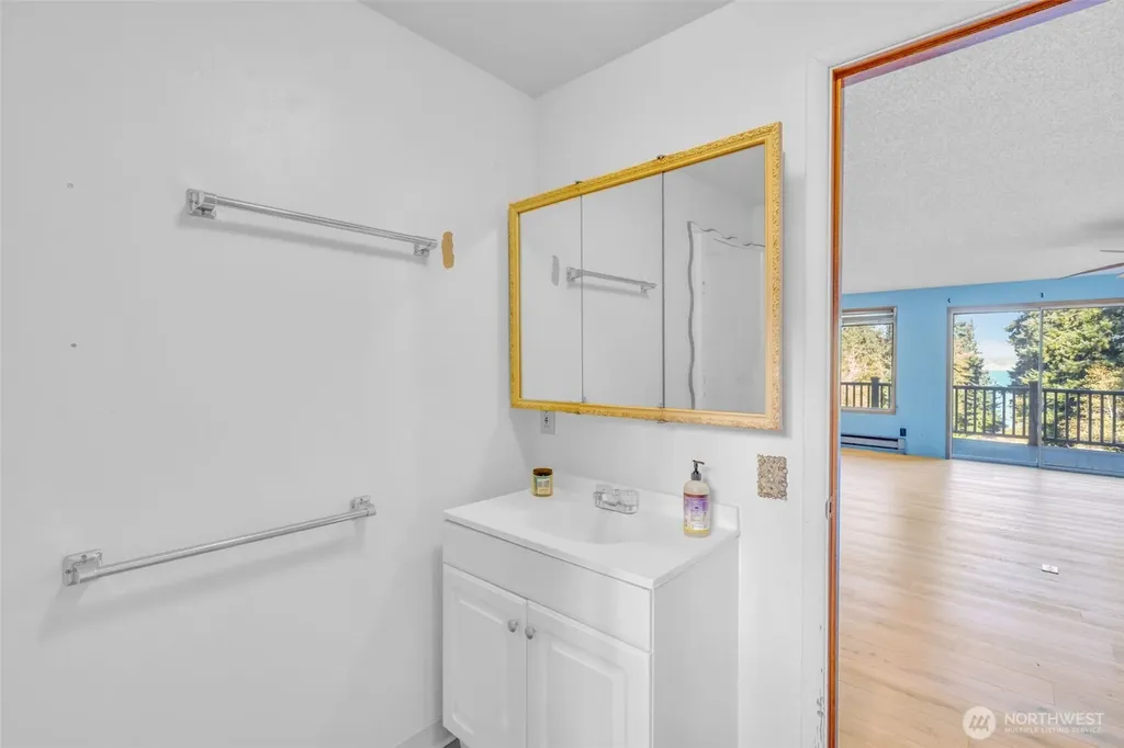 10318 Morris Boulevard Steilacoom WA 98388