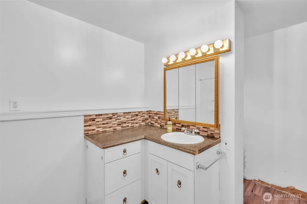 10318 Morris Boulevard Steilacoom WA 98388