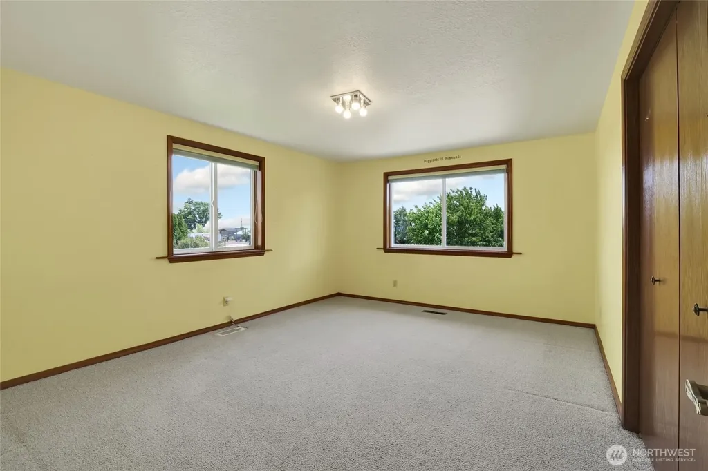 1914 SE Rd N Moses Lake WA 98837