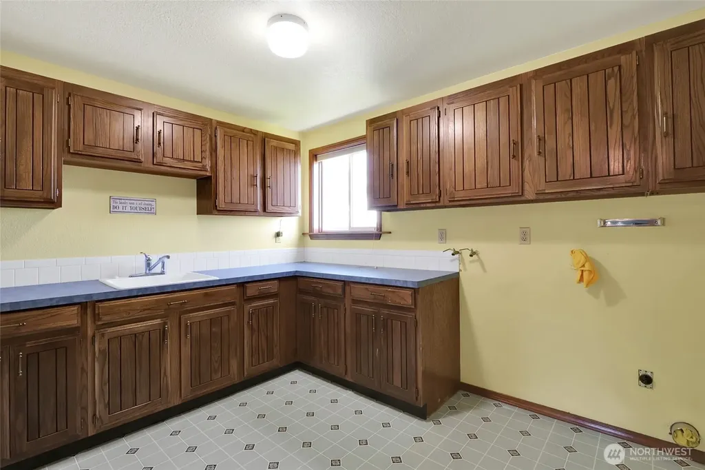 1914 SE Rd N Moses Lake WA 98837