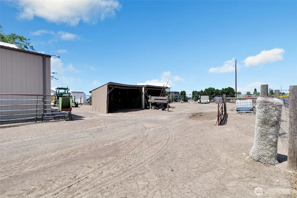 1914 SE Rd N Moses Lake WA 98837