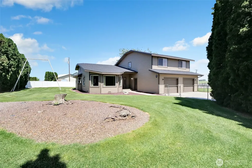 1914 SE Rd N Moses Lake WA 98837