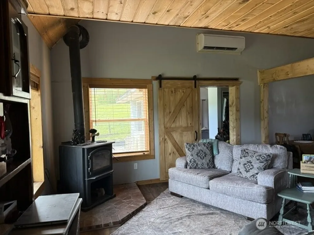 106 Bartroff Road Oroville WA 98844