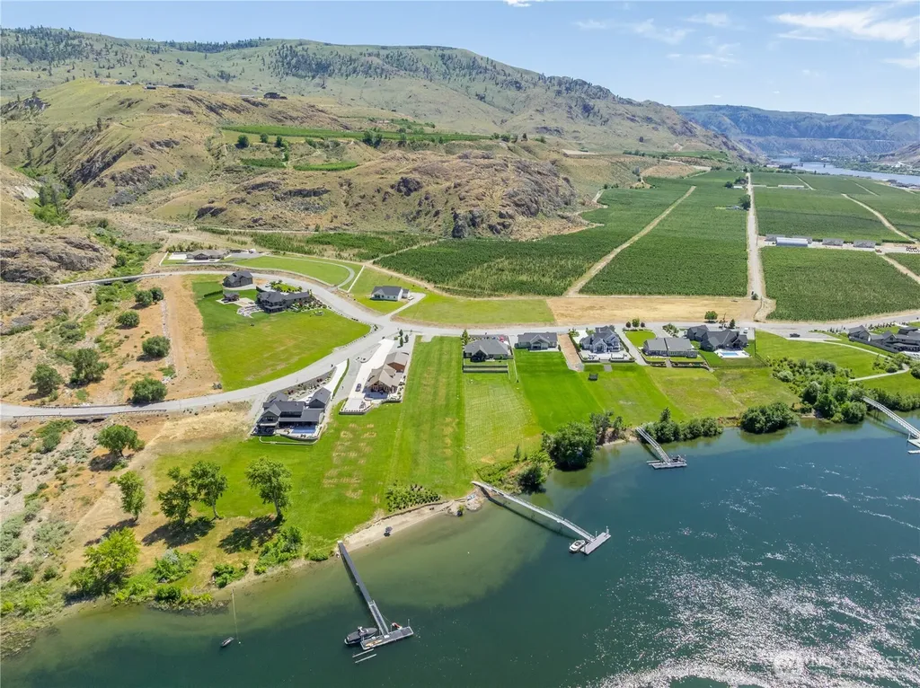 183 N Shore Drive Orondo WA 98843