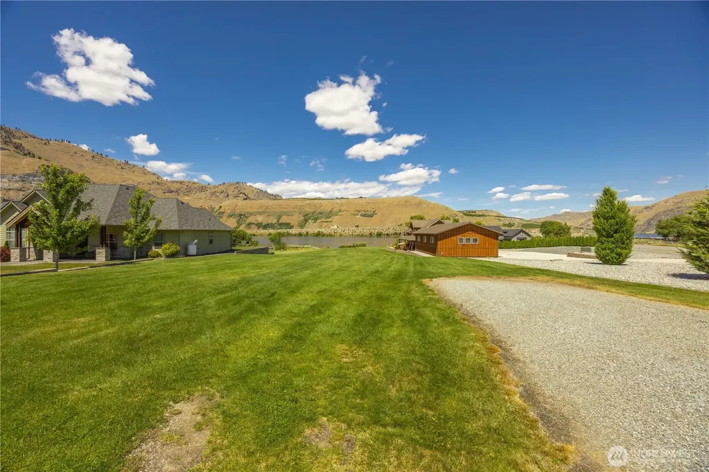 183 N Shore Drive Orondo WA 98843