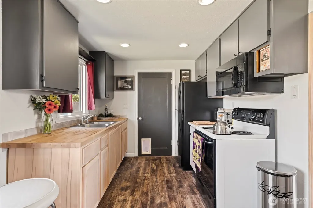 576 SE 5th Avenue Oak Harbor WA 98277