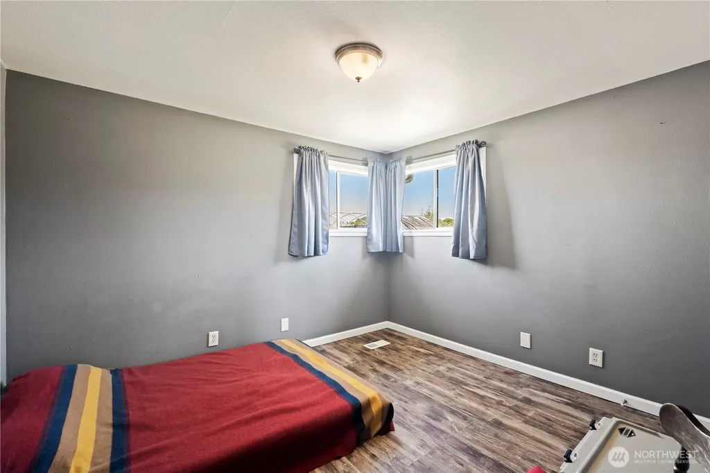 576 SE 5th Avenue Oak Harbor WA 98277