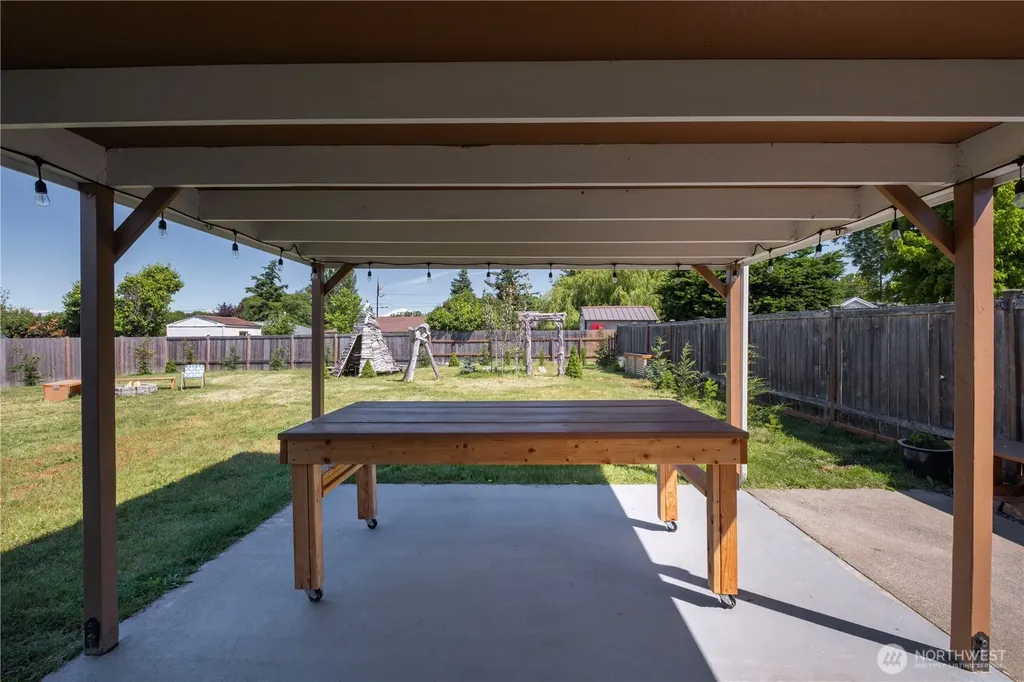 576 SE 5th Avenue Oak Harbor WA 98277