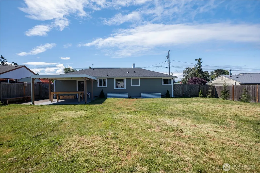 576 SE 5th Avenue Oak Harbor WA 98277
