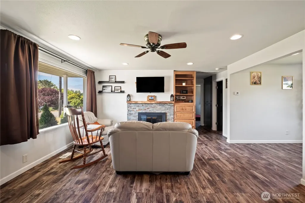 576 SE 5th Avenue Oak Harbor WA 98277